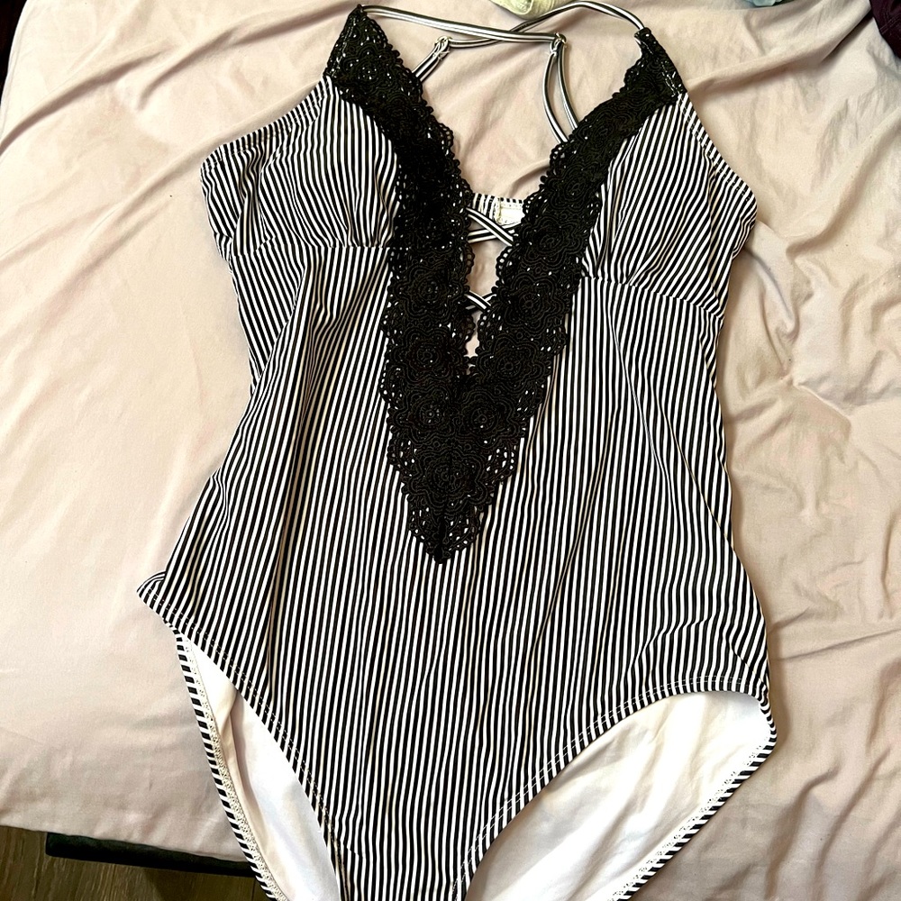 Cupshe swimsuit